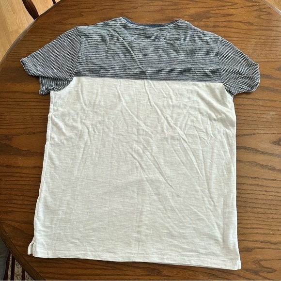 Express Tshirt  Size Large blue and white - Picture 4 of 4